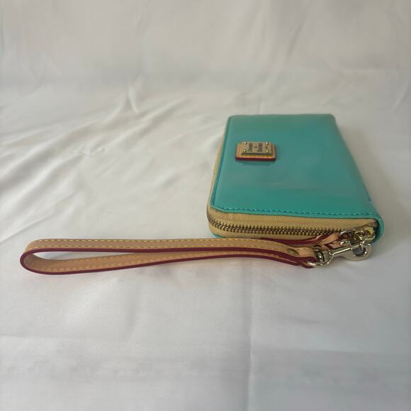 Dooney & Bourke Patent Leather Aqua Blue Zip Wristlet Wallet Clutch Turquoise - Picture 8 of 14